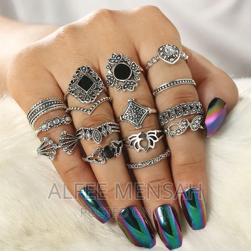 Retro Hollow Sunflower Lotus Black Gemstone Joint Ring