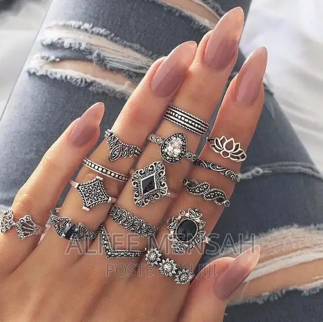 Retro Hollow Sunflower Lotus Black Gemstone Joint Ring
