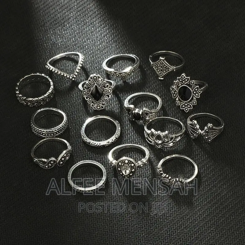 Retro Hollow Sunflower Lotus Black Gemstone Joint Ring