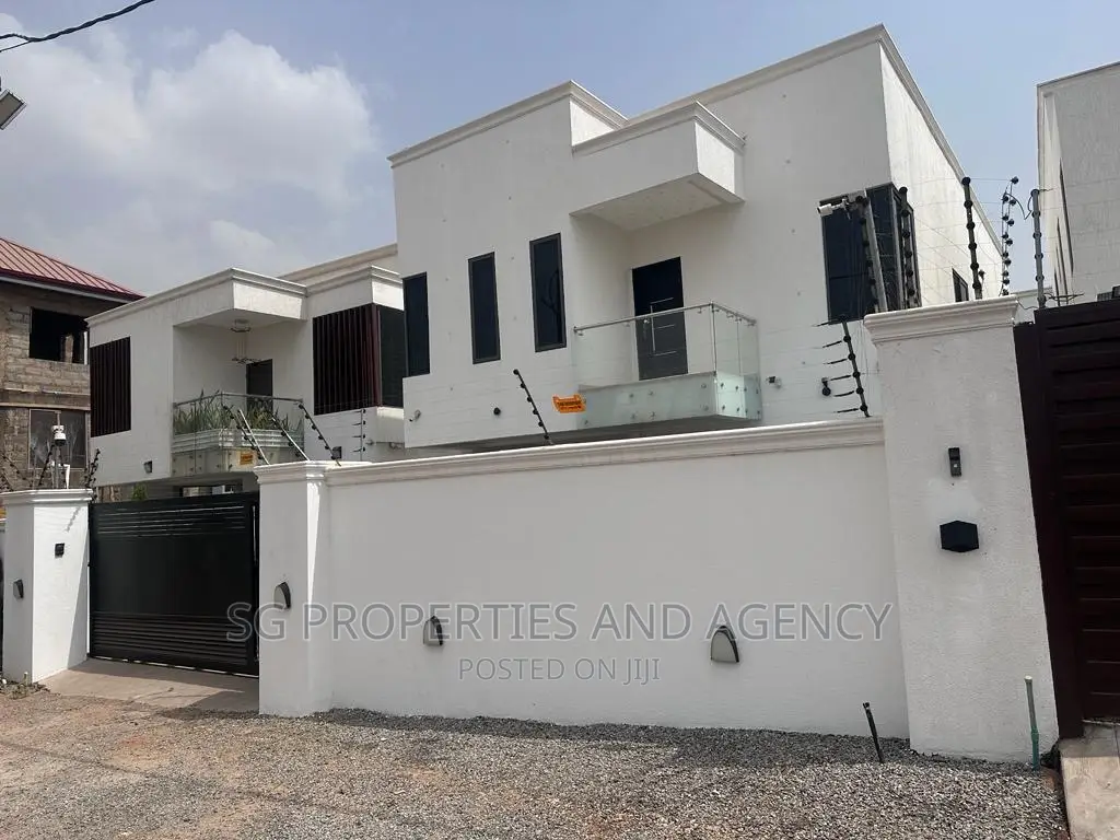 4bdrm Mansion in East Legon for sale