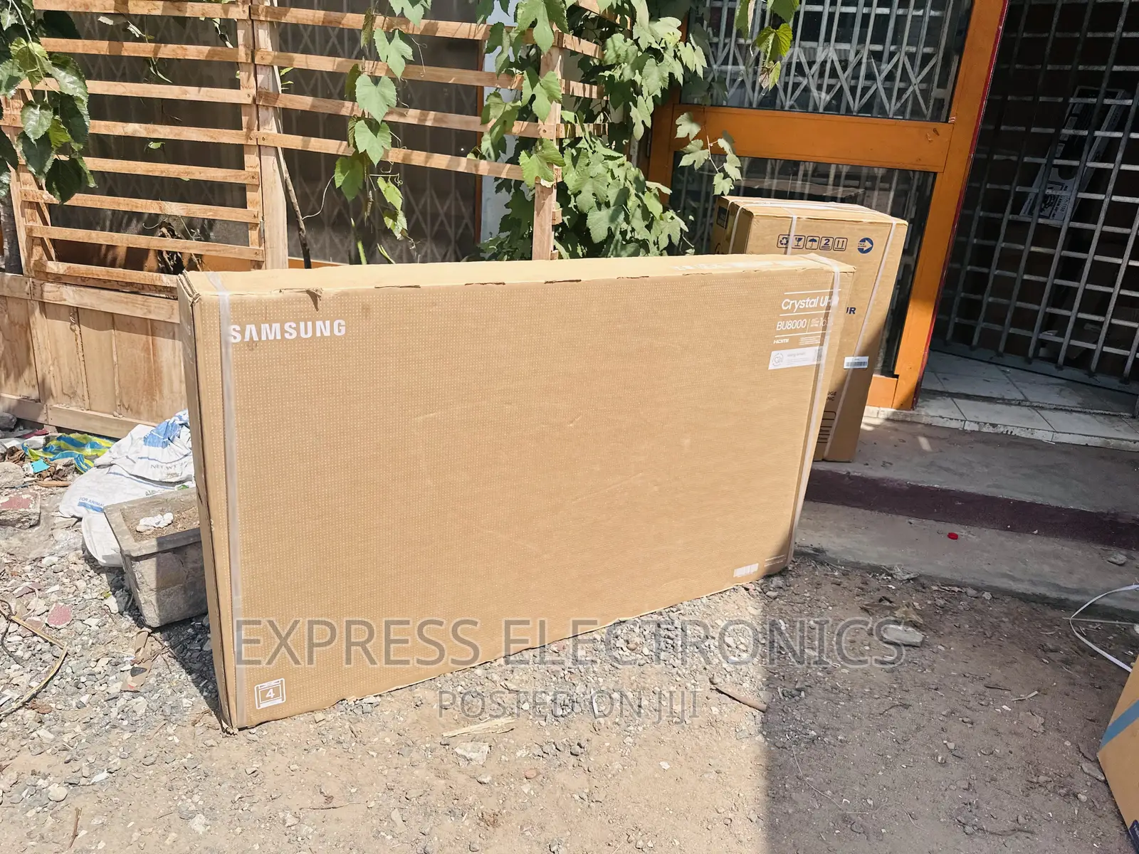 Edgeless Design Slim UHD Smart Samsung 65”Au7092