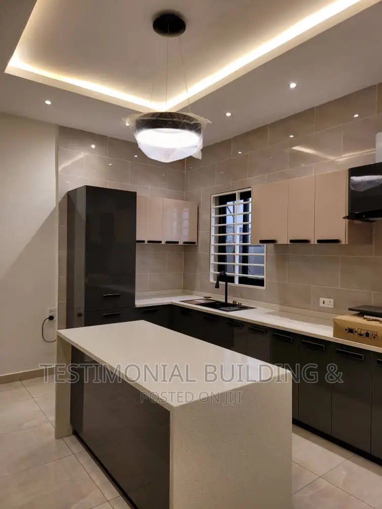 4bdrm House in Testimonial Building, Lake Side Estate for sale