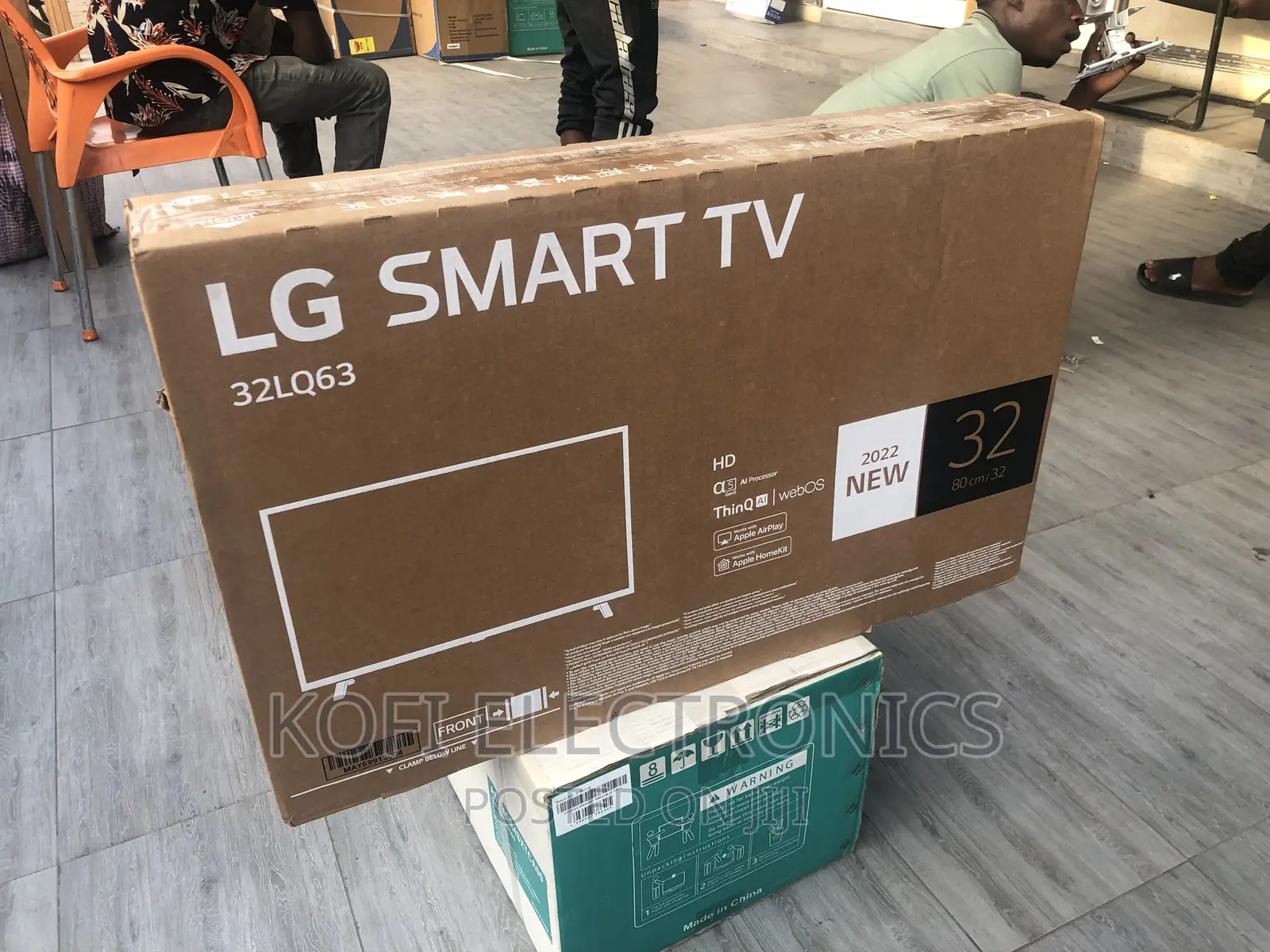 LG 32'' HD Smart TV Webos Thinq AI With a Movie Like Sound