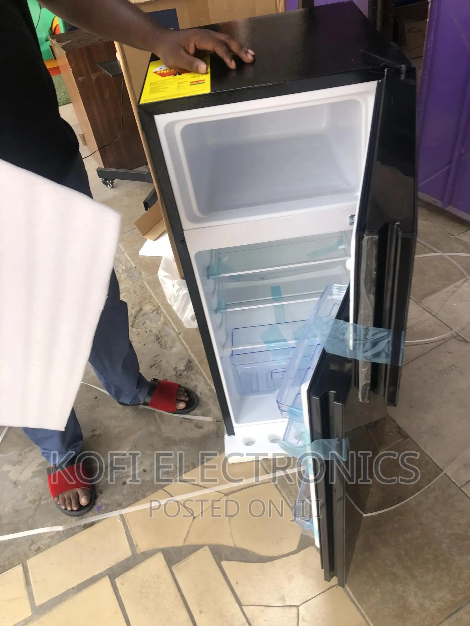 Pearl 95liters Double Door Table Top Fridge Black