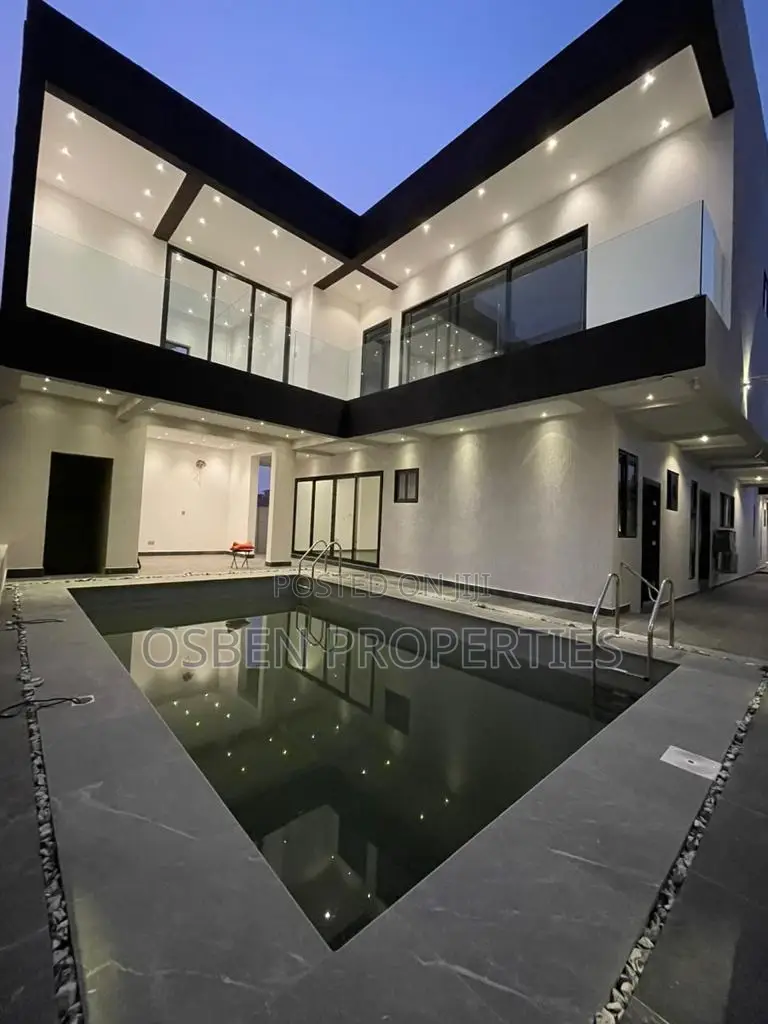 8bdrm Mansion in Pleasant Properties, Cantonments for sale