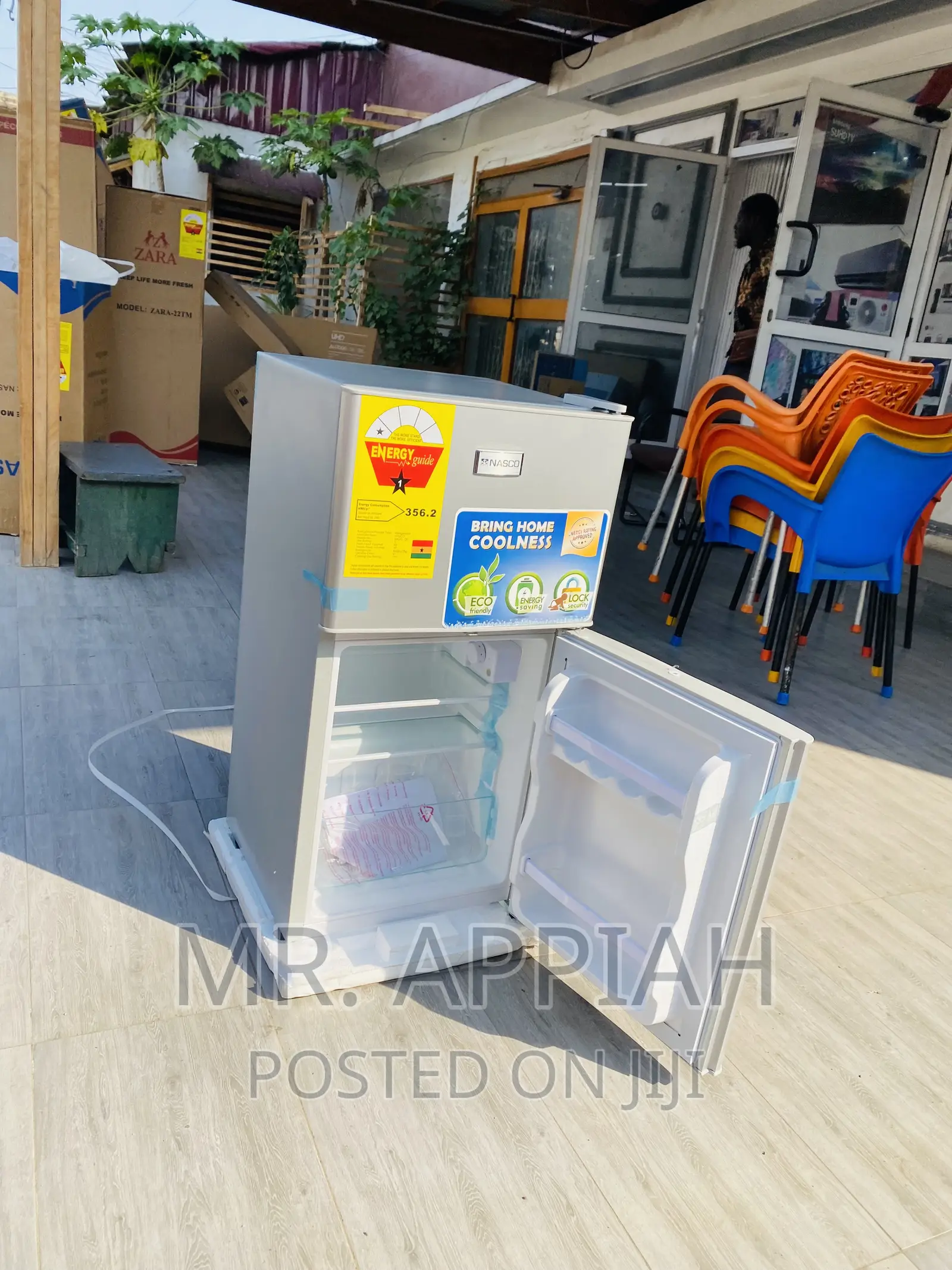Manual Defrost Nasco Nasf2-120 2 Door Table Top Fridge.