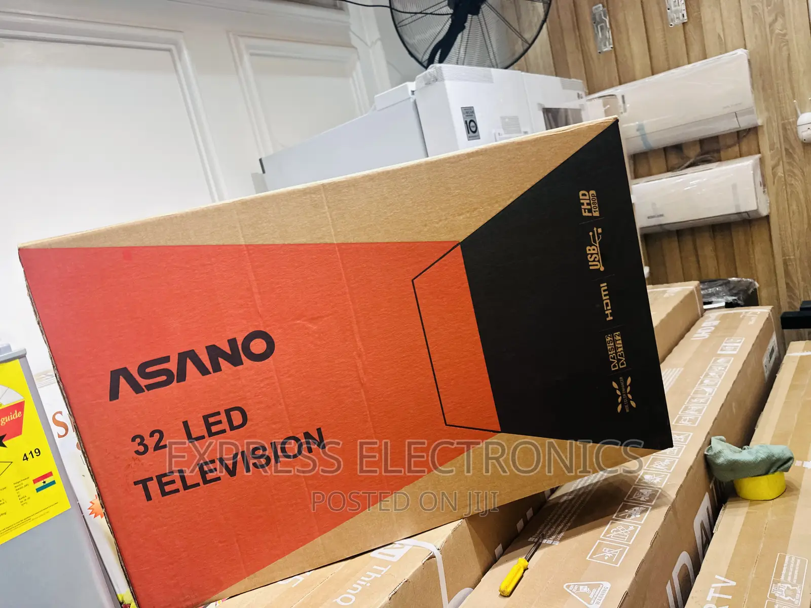 <Smart Glossy Black Asano 32” FHD Satellite