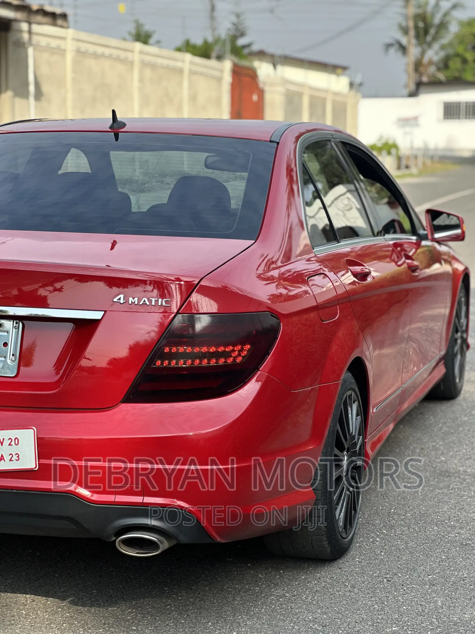 Mercedes-Benz C250 2012 Red
