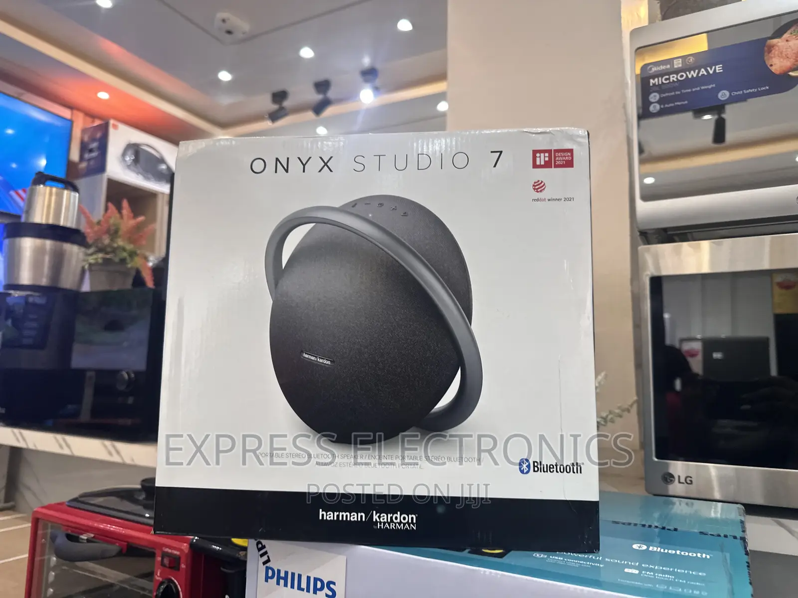 Onyx ><7 Bluetooth Speaker