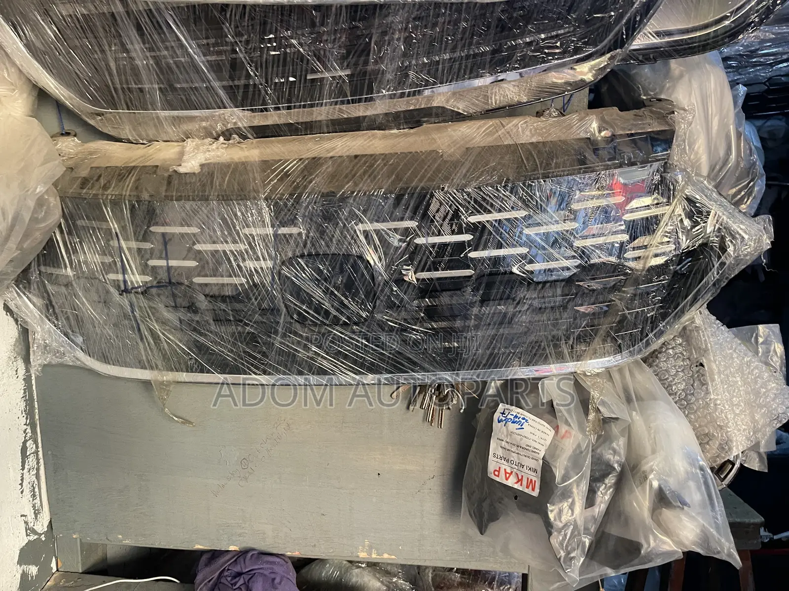 Honda HRV Top Shells Grille 2023
