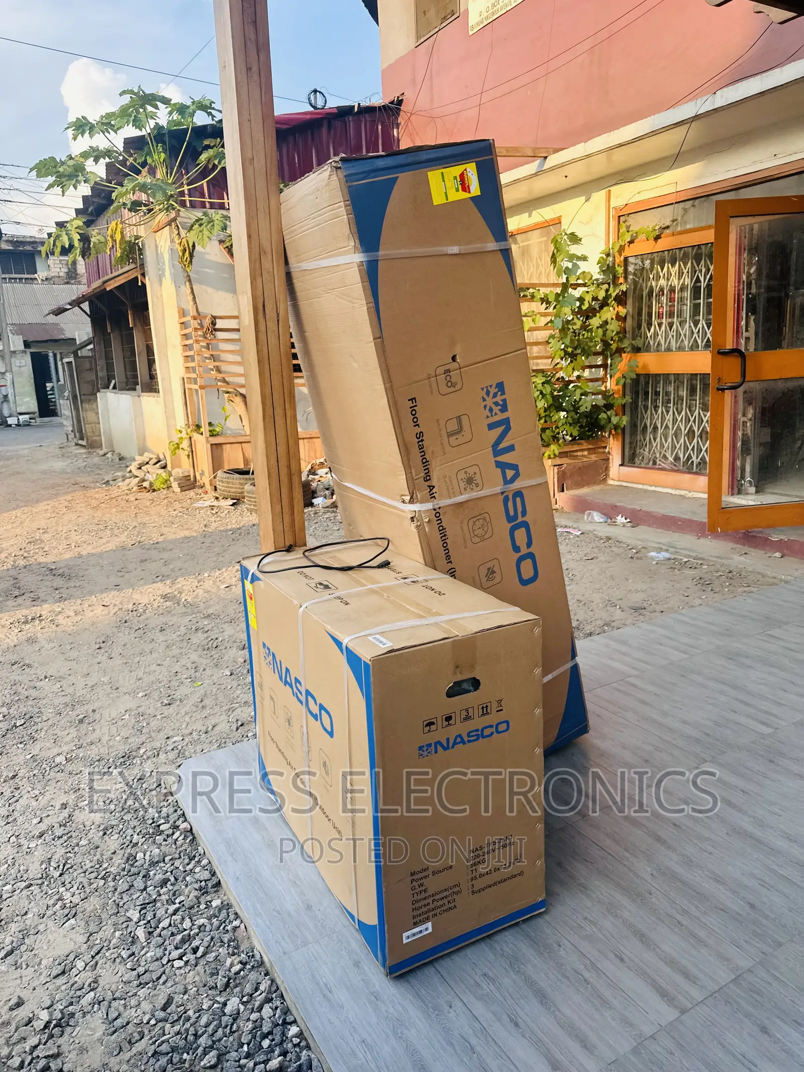 R410 Gas Split R410 Gas 2.5hp Nasco White 