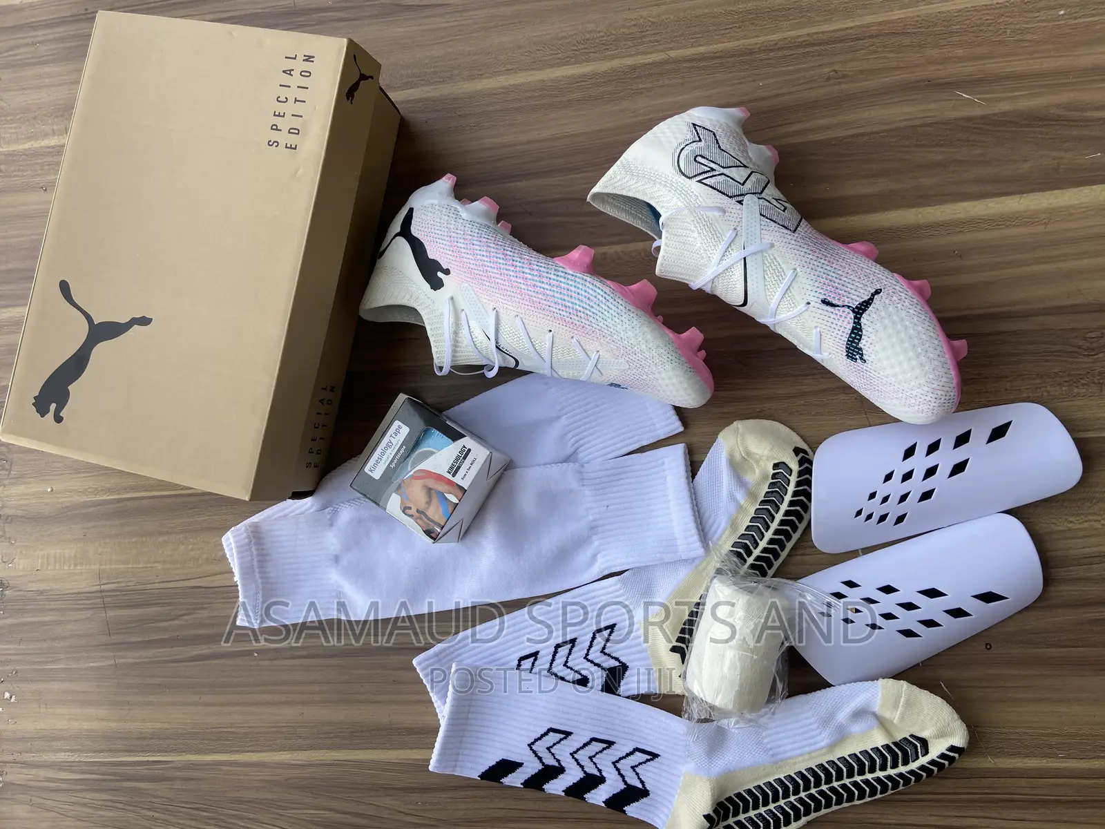 Original Football Cleat With Accessories at Cool Price