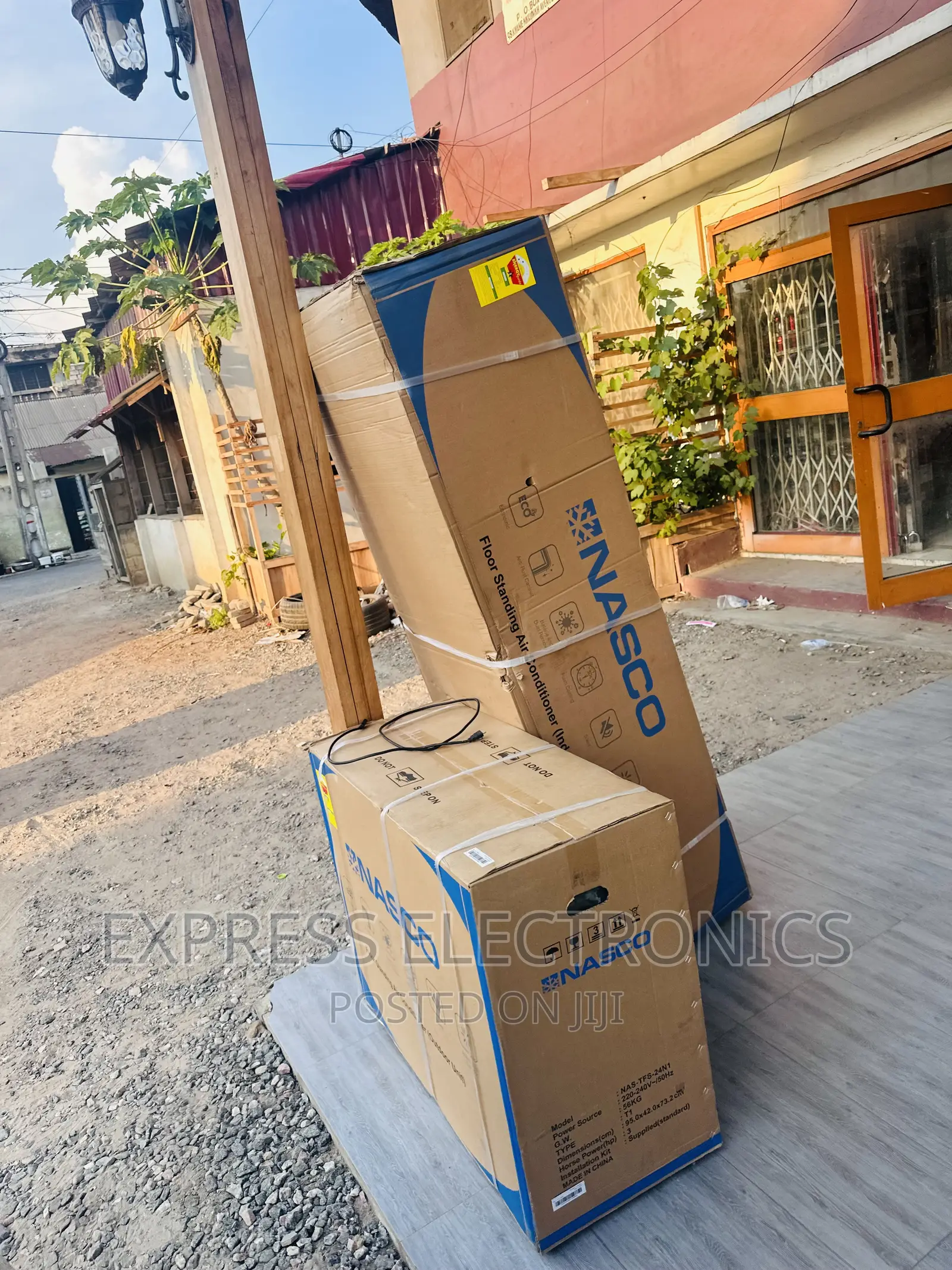 Elegant Design White Standing AC Split R410 Gas Nasco 2.5hp