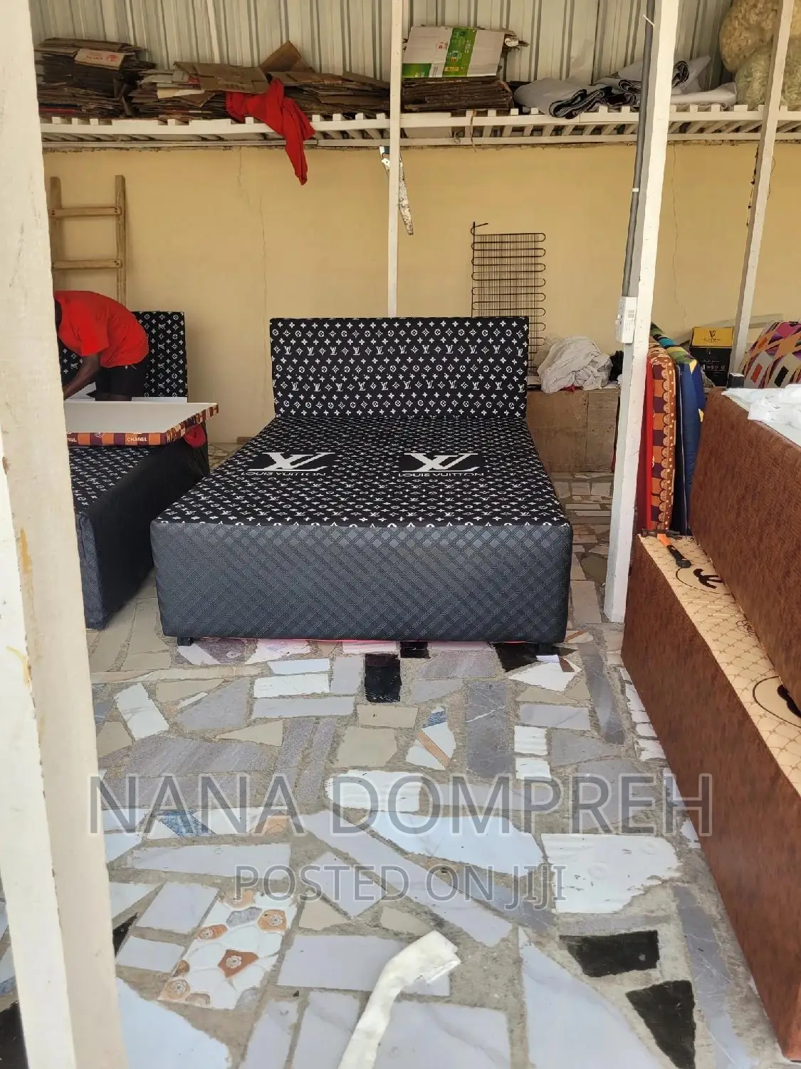 Inbuilt Double Bed