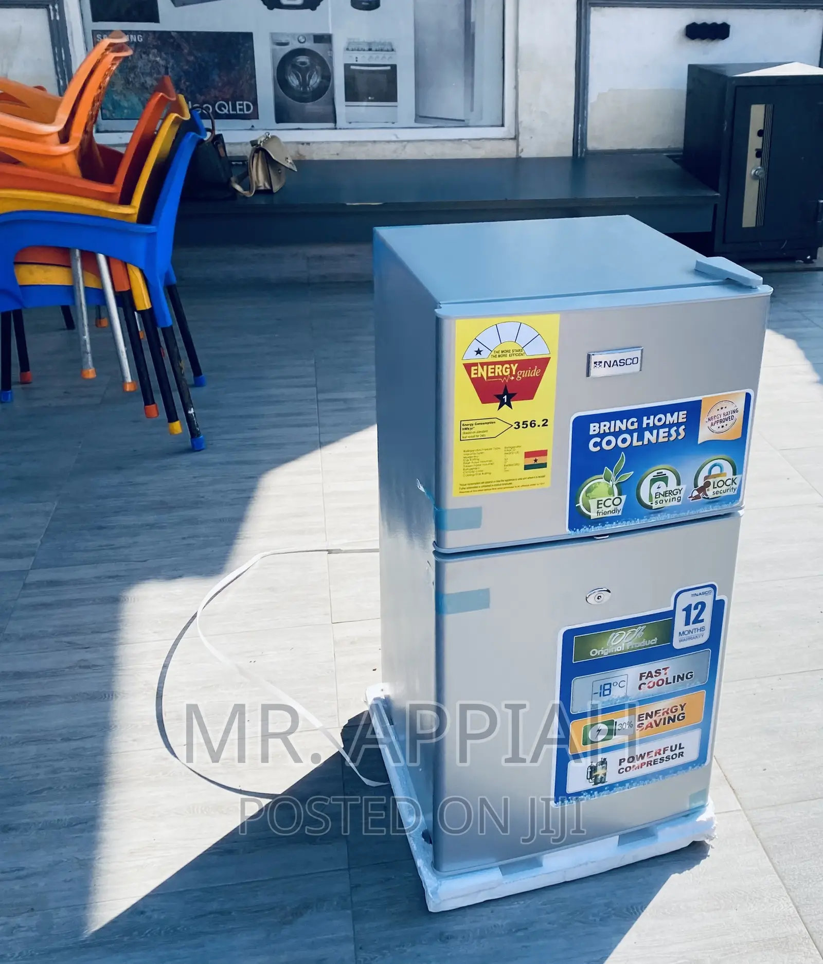 Quality Nasco Nasf2-120 2 Door Table Top Fridge + Shelves.