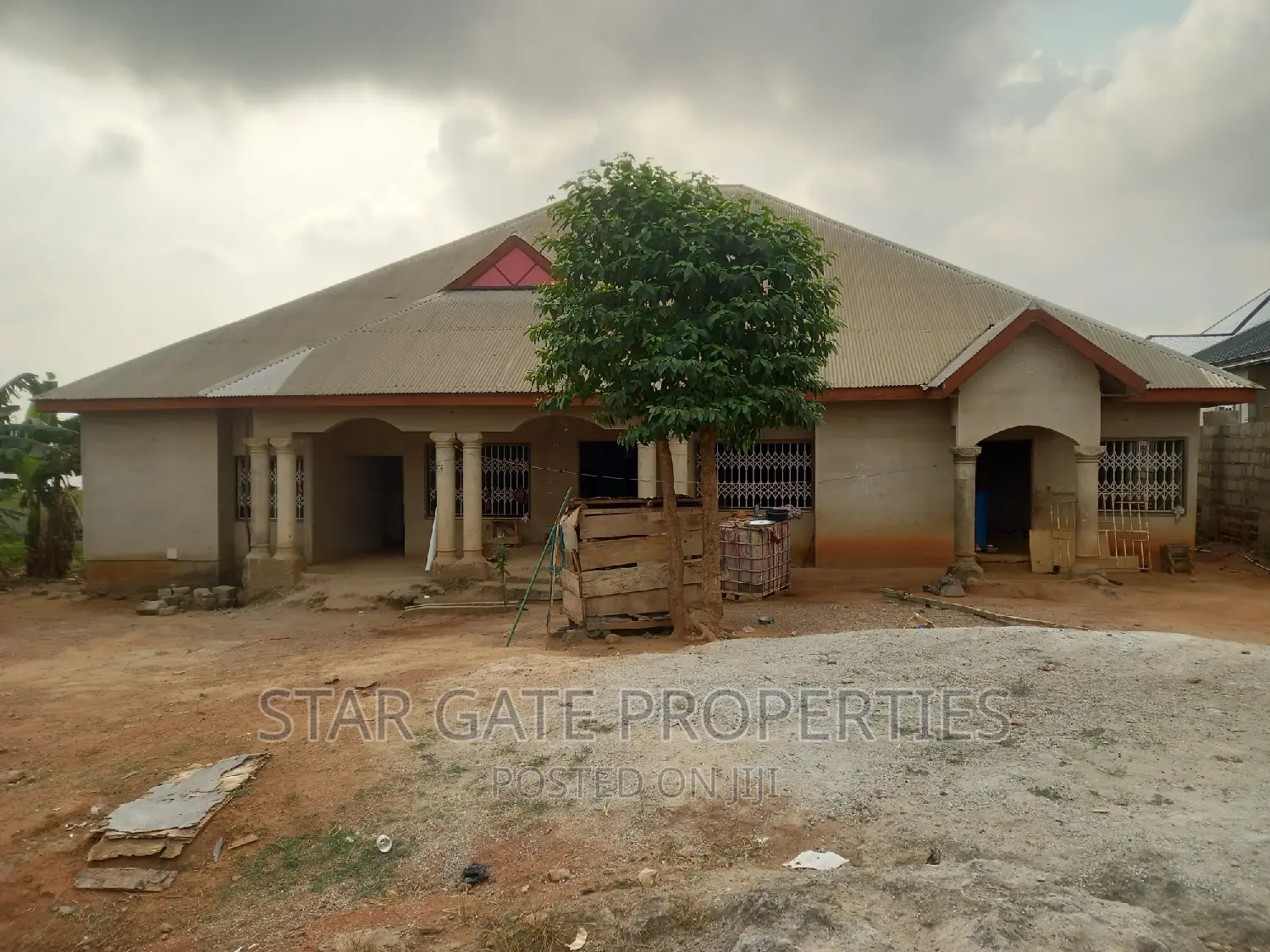 9bdrm House in Star Gate Properties, Kumasi Metropolitan for sale