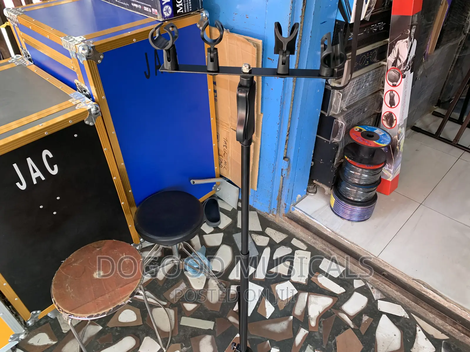 JAC Microphone Stand With 4 Microphones Holders