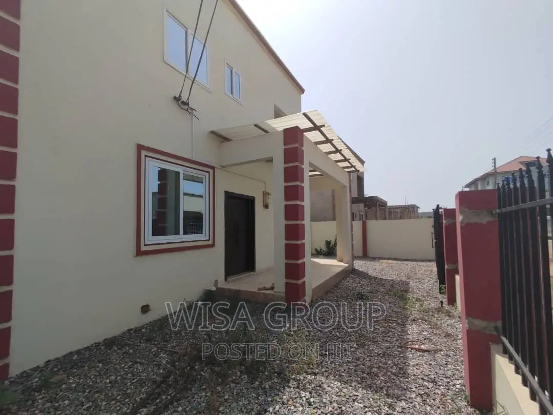 3bdrm Duplex in Wisa Groups, Accra Metropolitan for sale