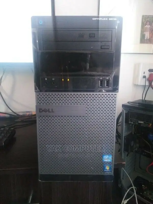 Desktop Computer Dell 4GB Intel Core i5 HDD 700GB