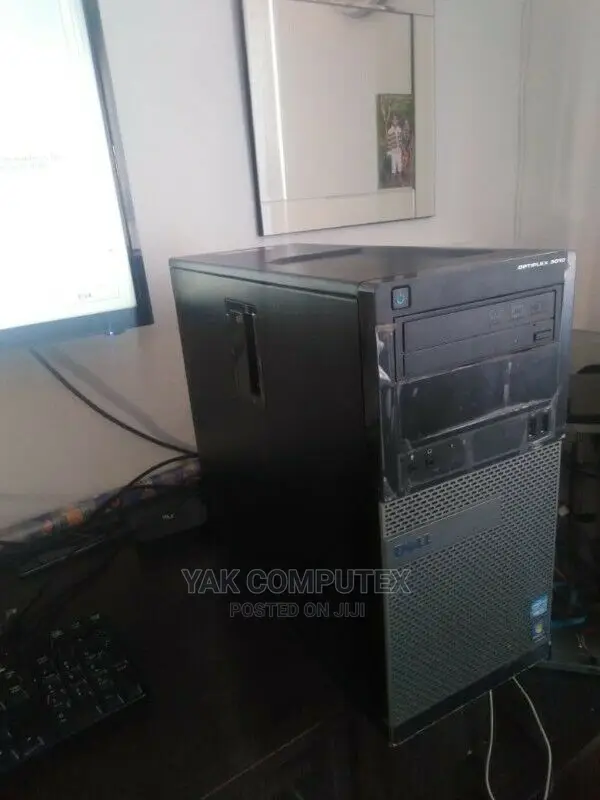 Desktop Computer Dell 4GB Intel Core i5 HDD 700GB