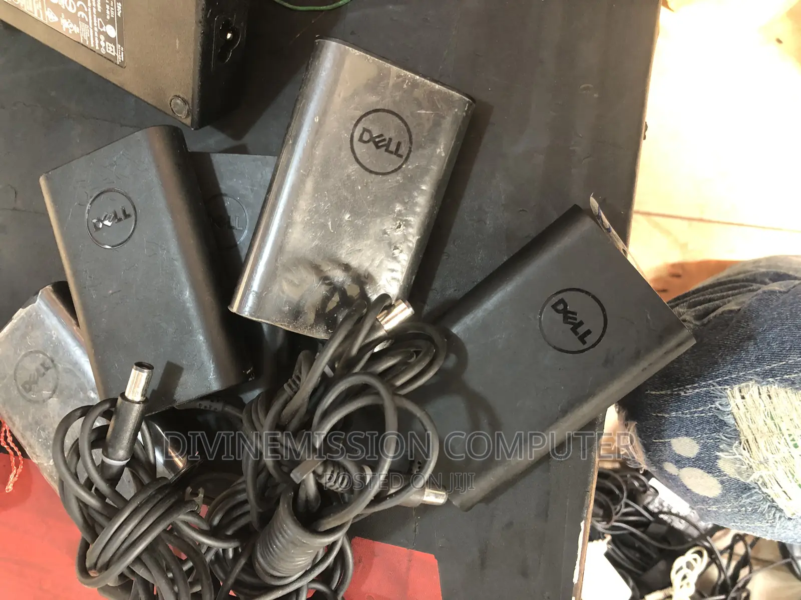 Dell Big Pin Original Home Used 65w,Round Head Charger/Adapter