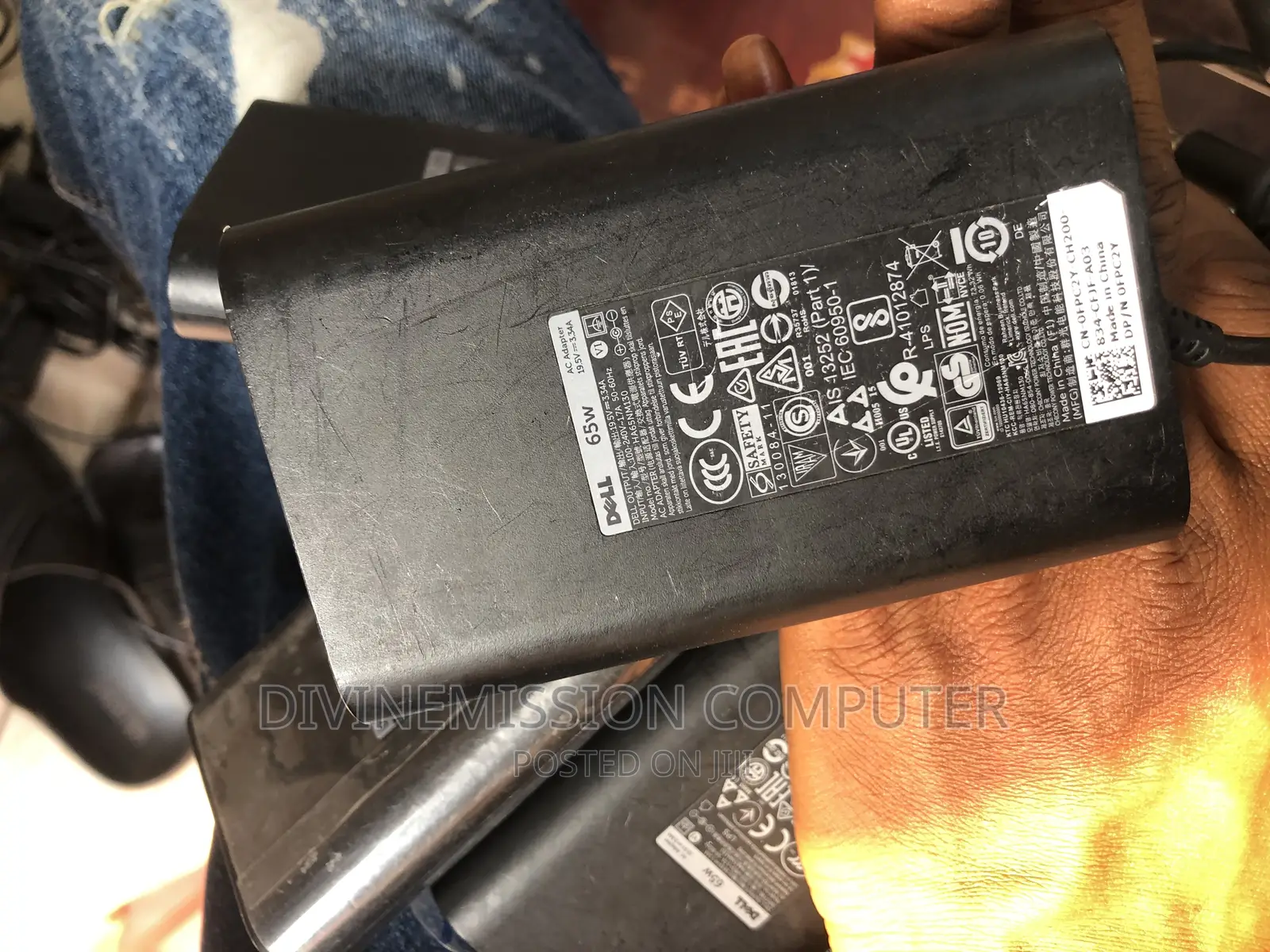 Dell Big Pin Original Home Used 65w,Round Head Charger/Adapter