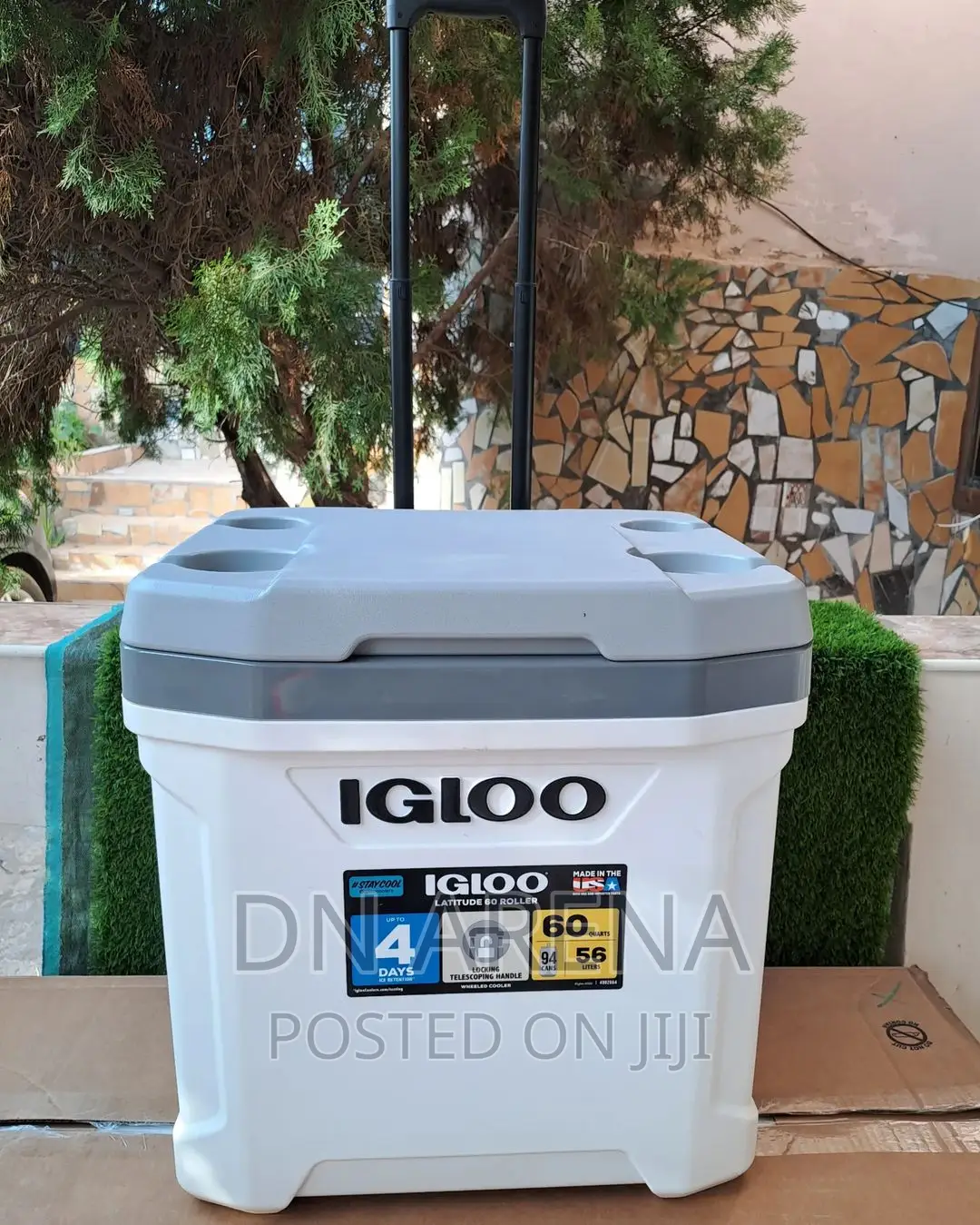 Igloo 60 Quartz Ice Cooler Box Colorful