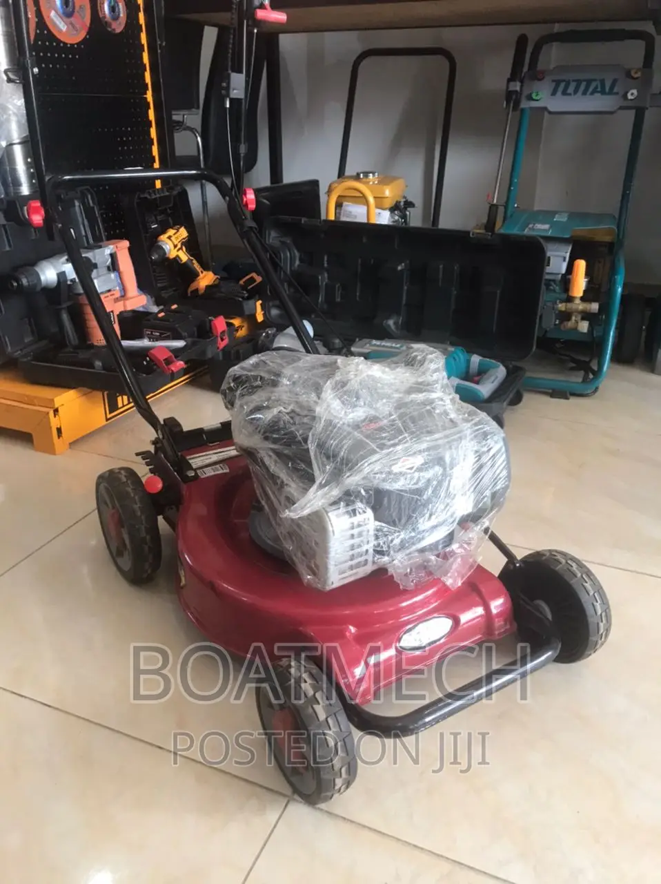 Briggs and Stratton 2.47KW Lawn Mower