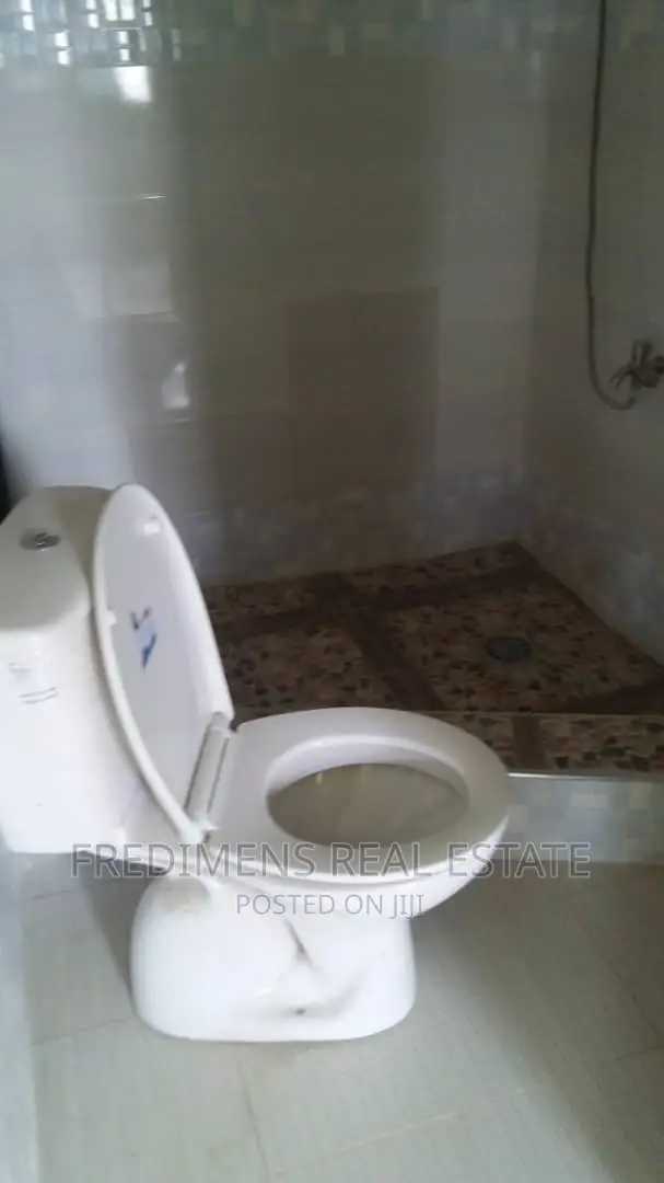 20bdrm Apartment in Fredimens Real, Kumasi Metropolitan for sale