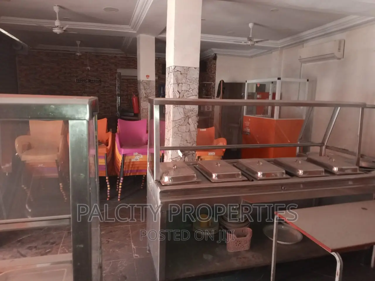 Big Restaurant Shop for Rent in Santasi