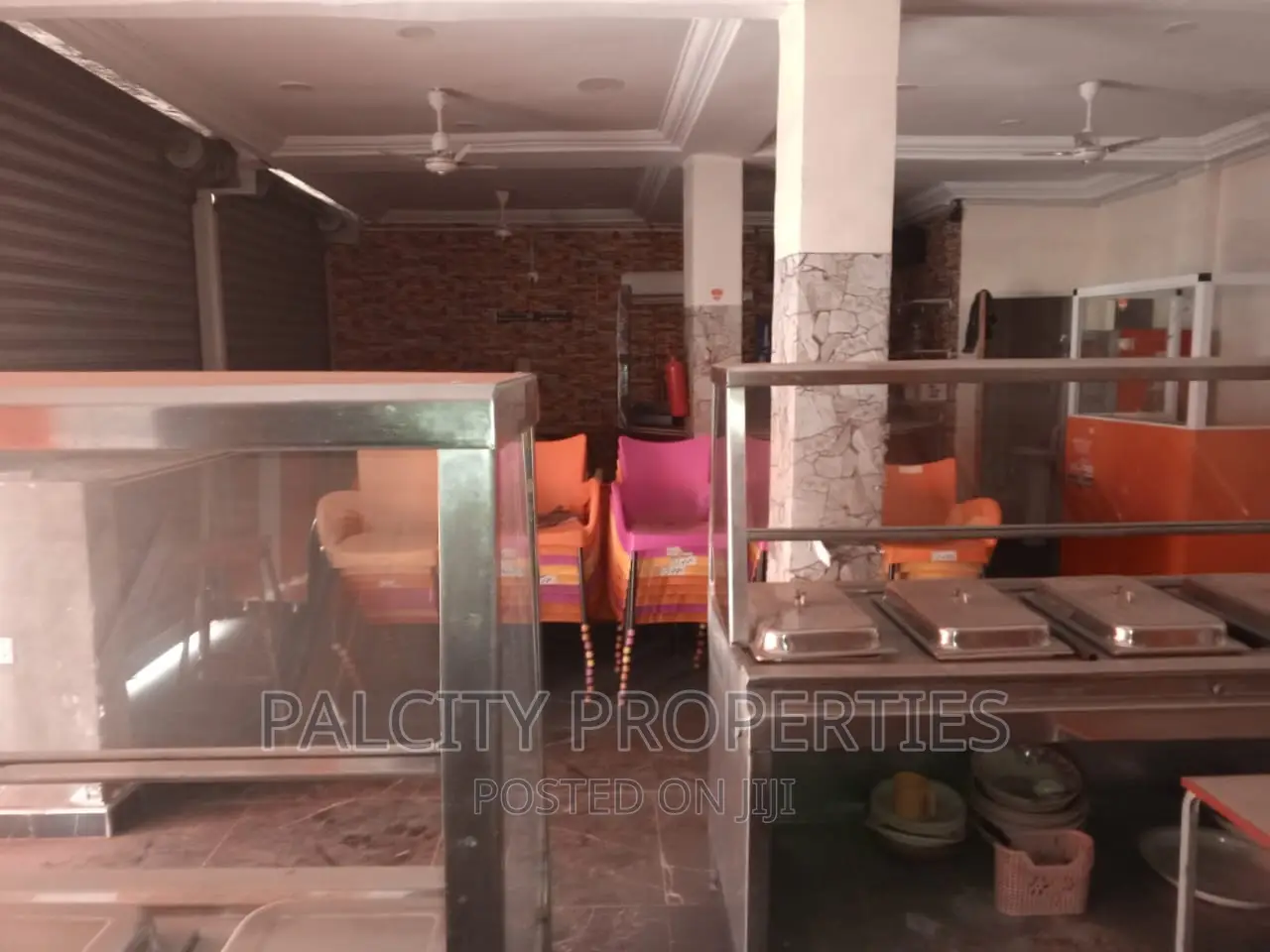 Big Restaurant Shop for Rent in Santasi