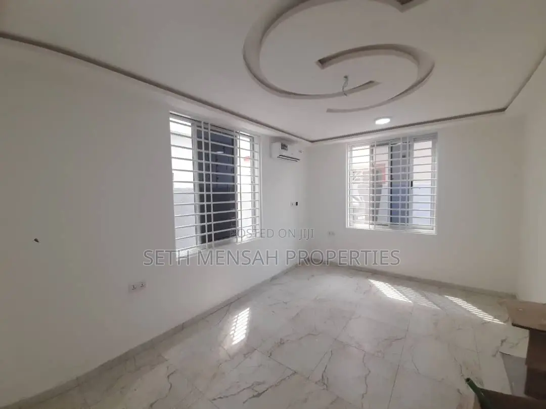 4bdrm House in Skm, Ashaley Botwe for sale