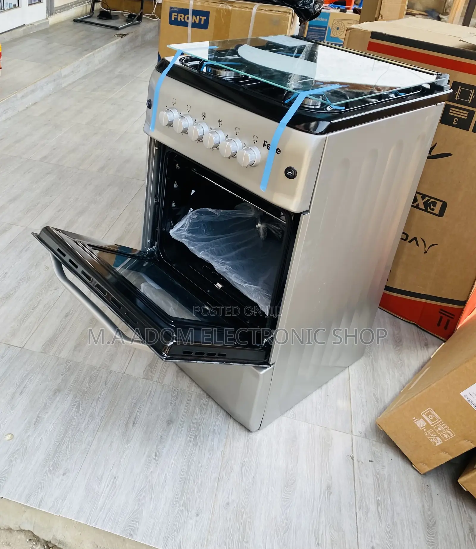 Stainless Steel Ferre 50x55 4 Gas Burner With Glass Lid.