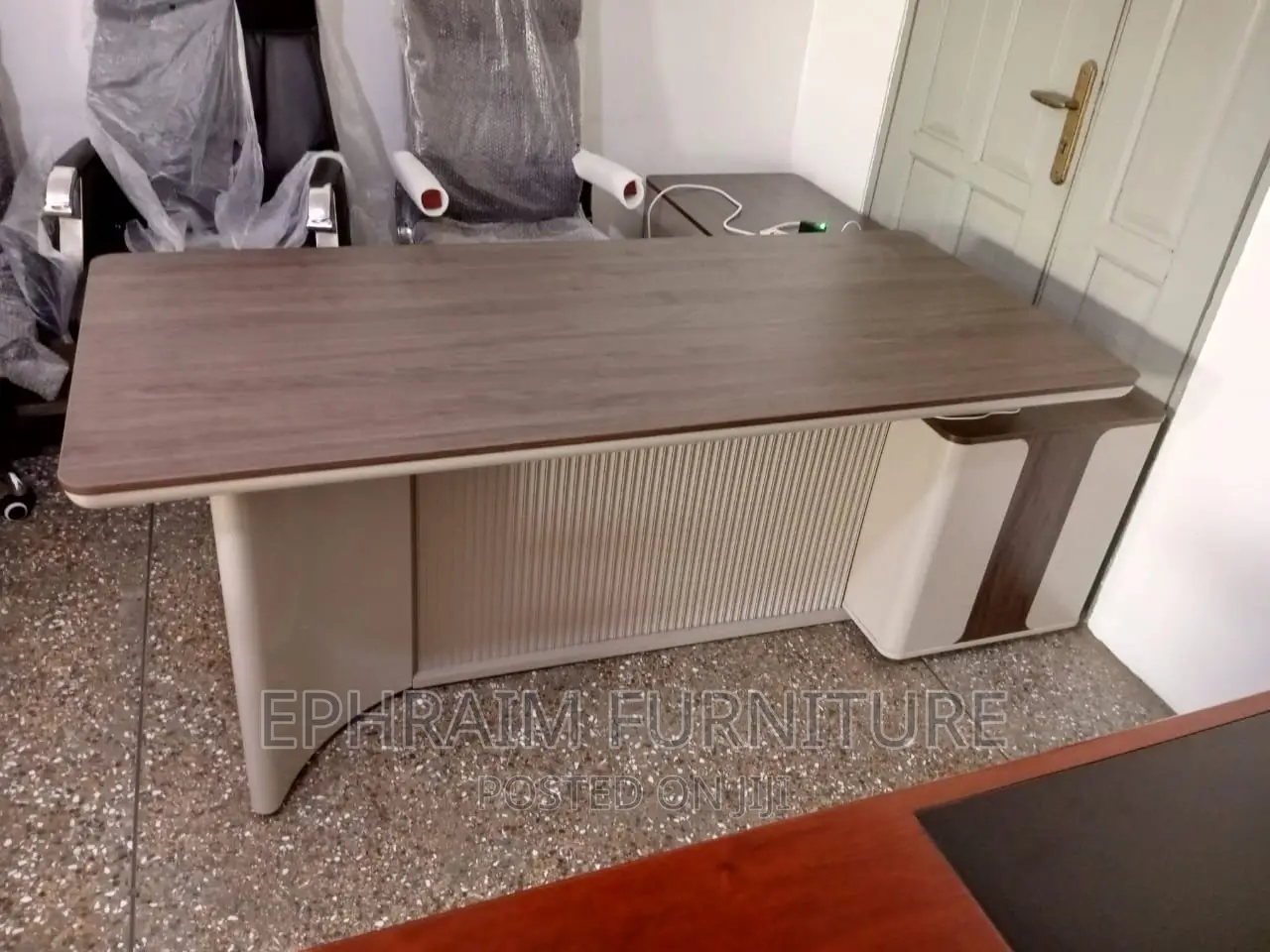 Illuminated L-Shape Table