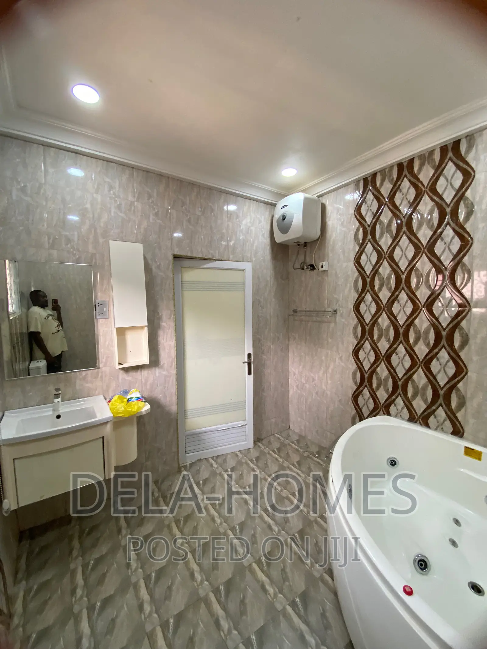 4bdrm Duplex in Ajringanor, Adjiriganor for rent