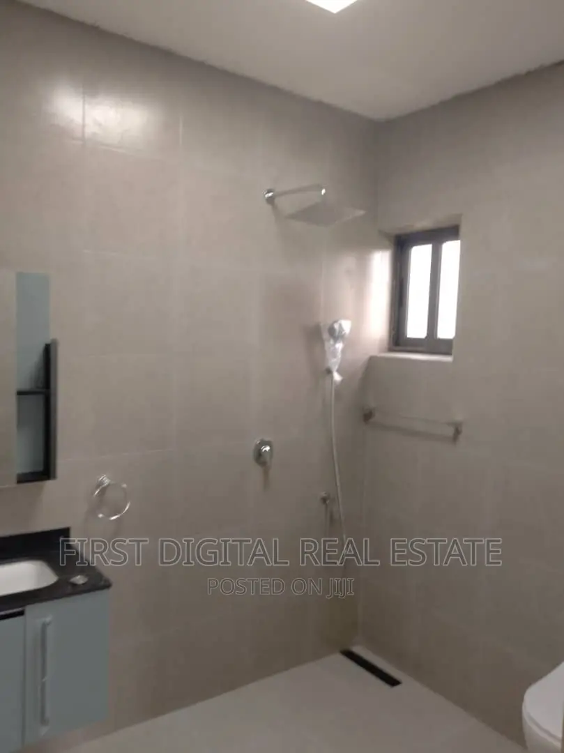 Executive 4 Bedroom for Sale in Kasoa Rock City