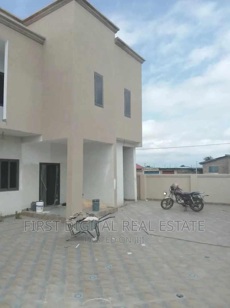 Executive 4 Bedroom for Sale in Kasoa Rock City