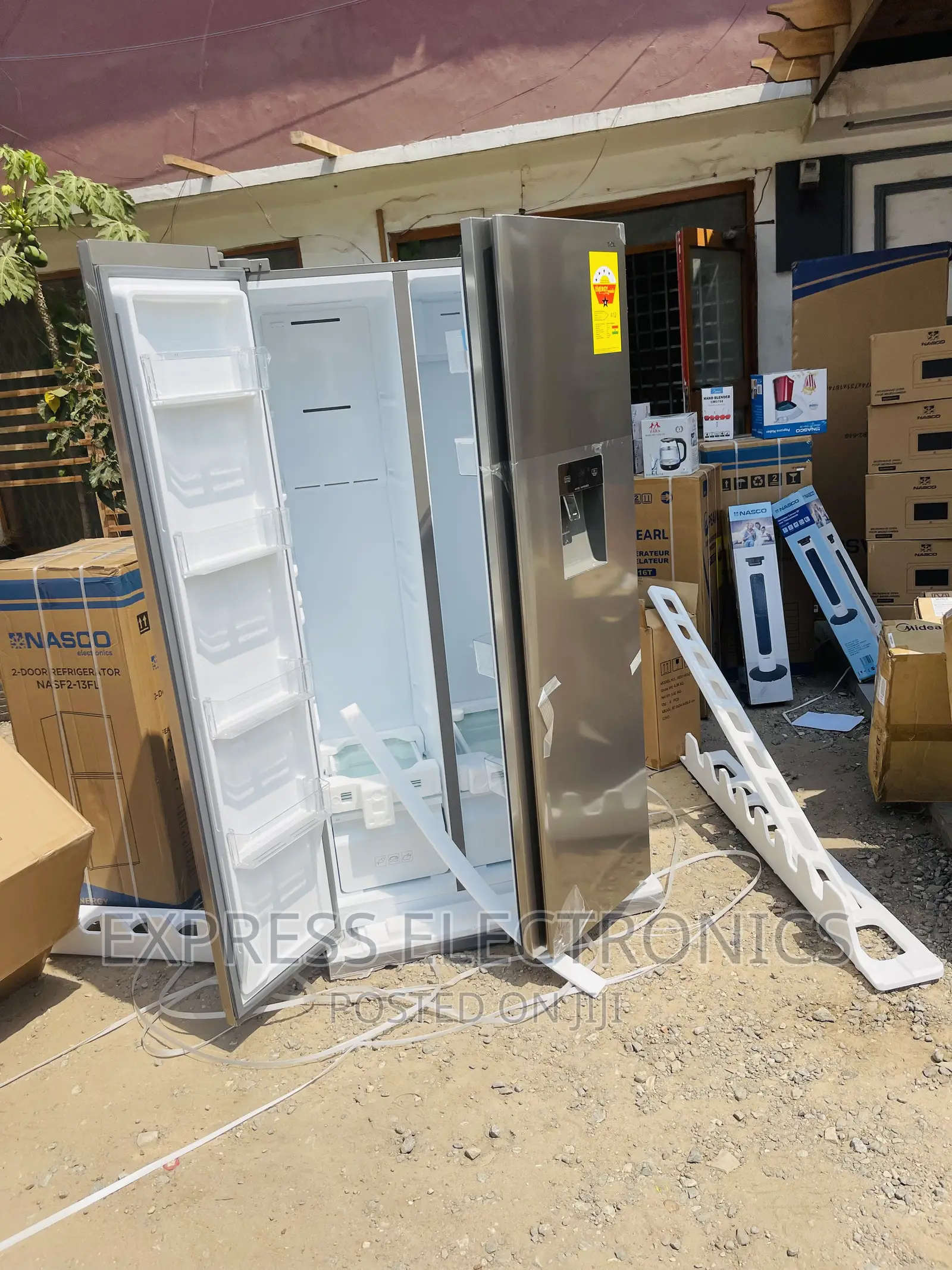 Grab a Deal TCL-P520SBN Side by Side Fridge
