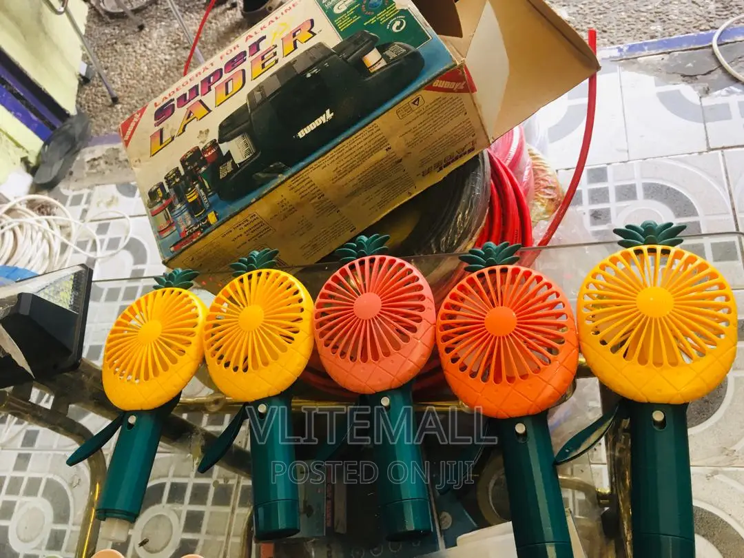 Manual Hand-held Fan ( Pineapple Look Shape )