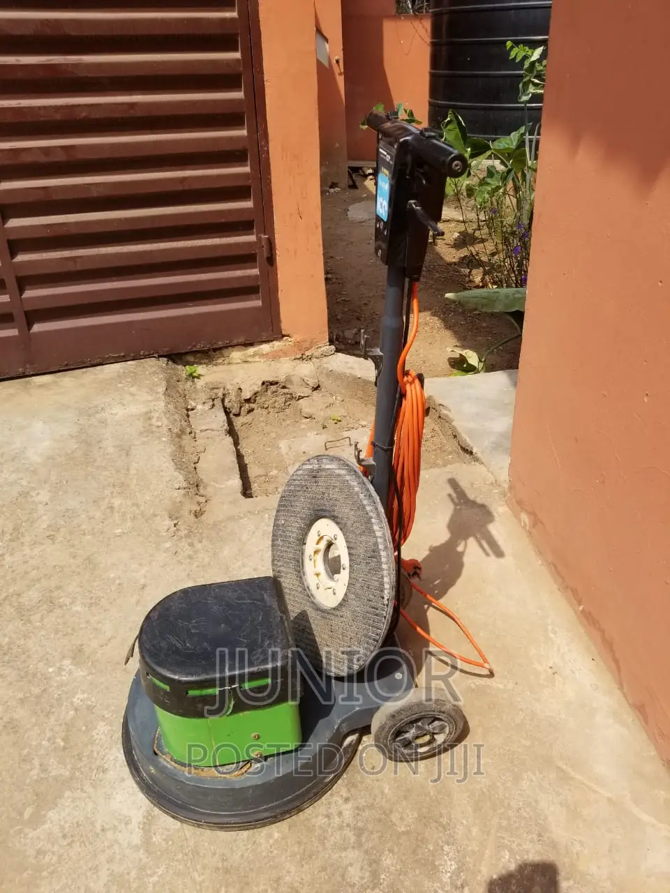 Scrubbing Machine For Rent
