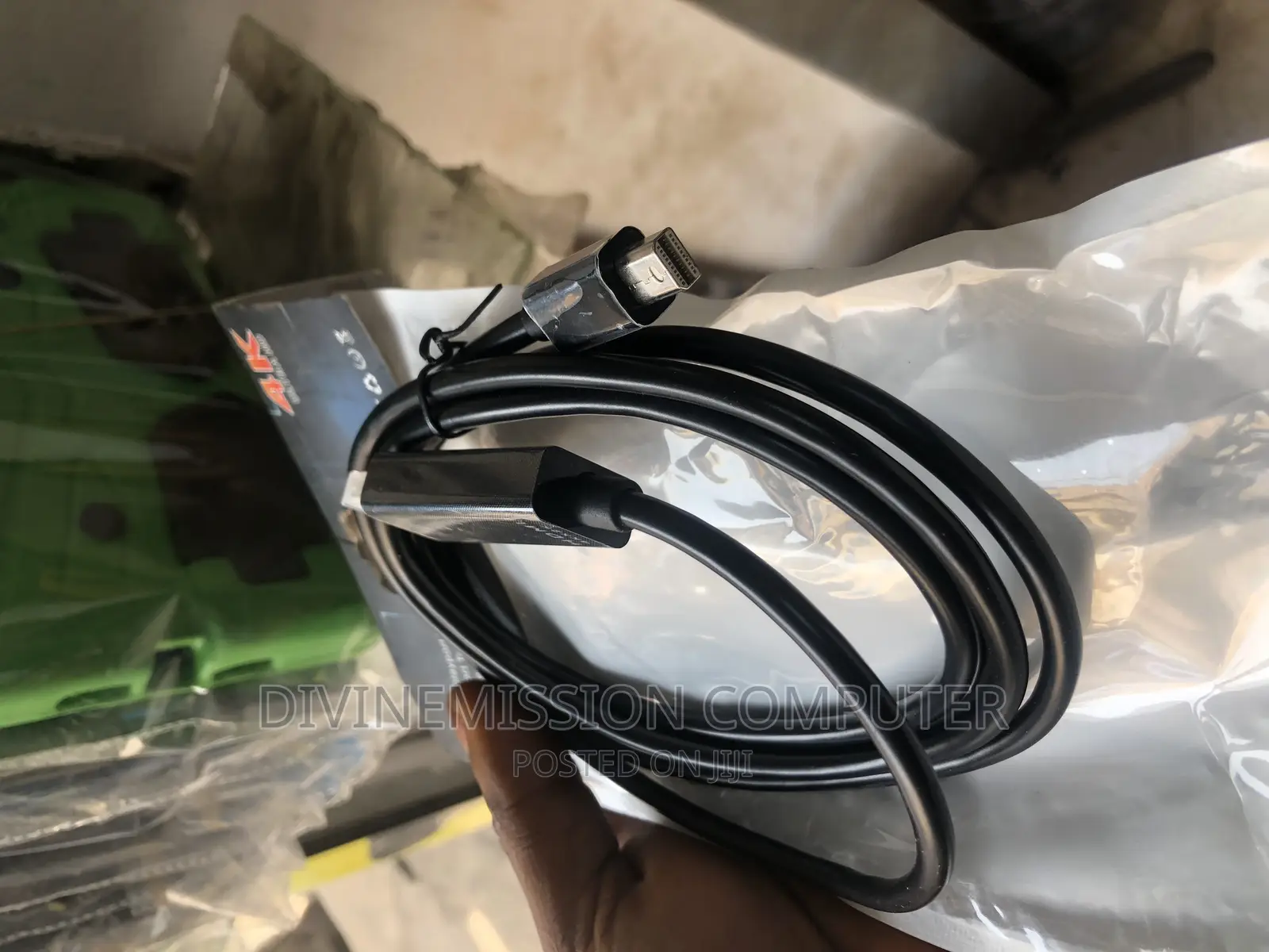 Mini Display Port to HDMI Cable
