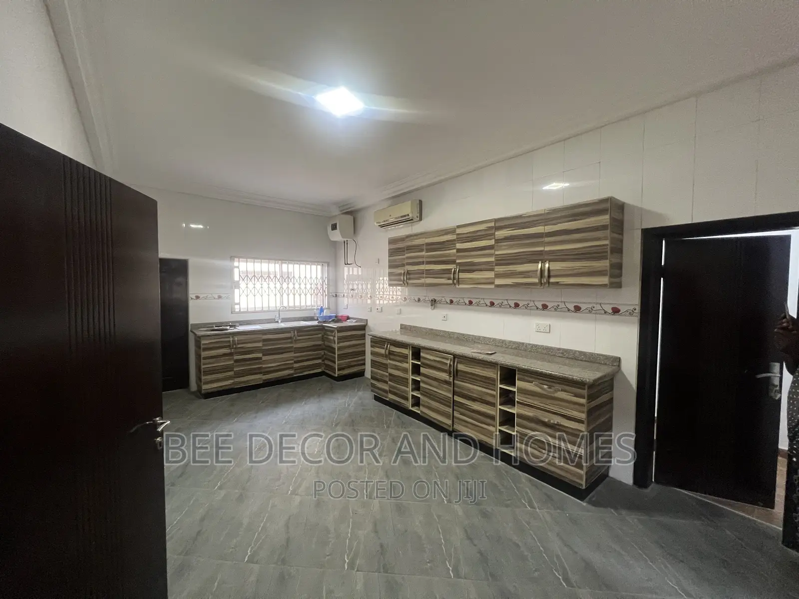 5bdrm Mansion in Bee Decor &Home’S, East Legon for rent