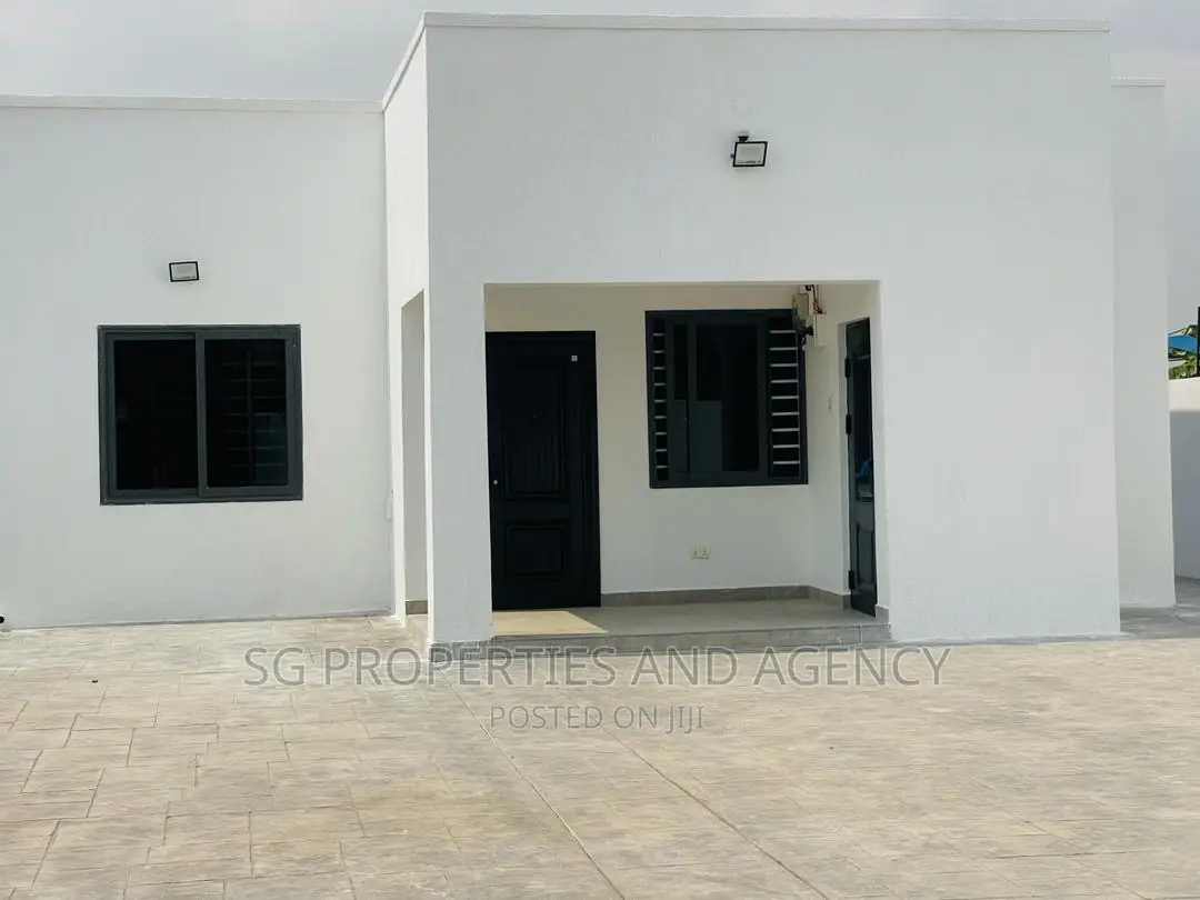 3bdrm House in Sakumono, Spintex for sale