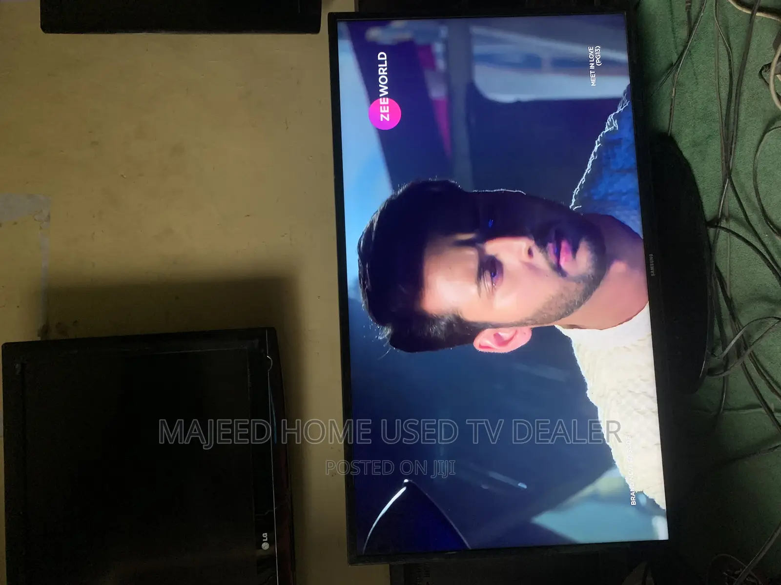 50inches Slim Samsung Smart Tv