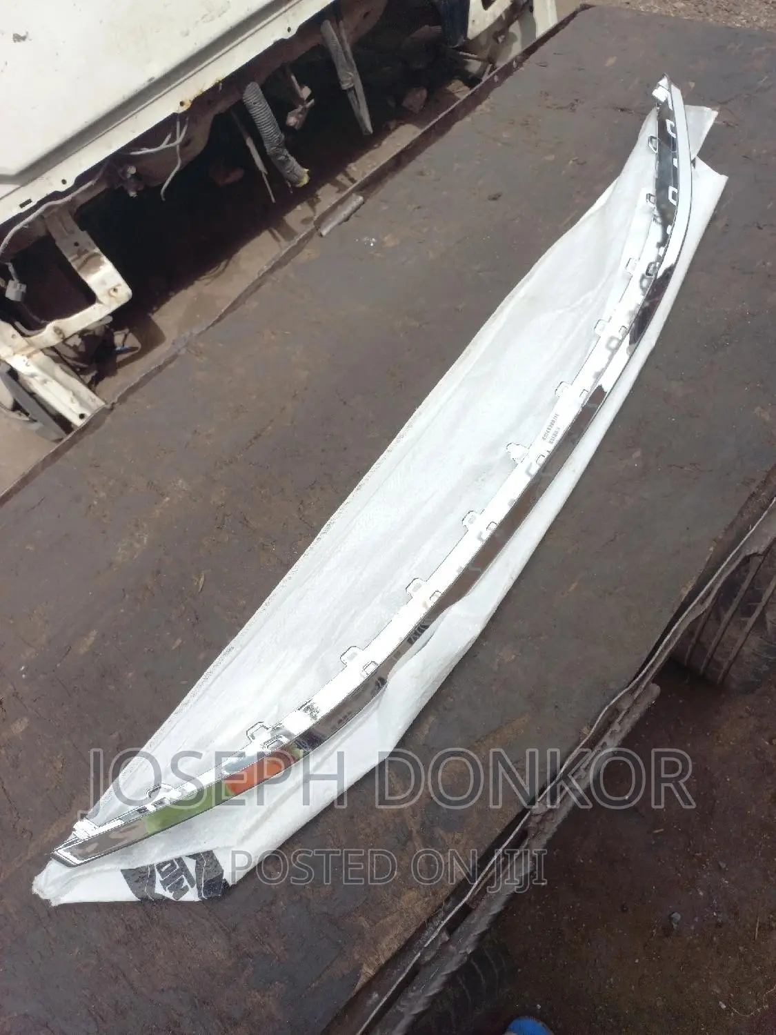 Civic 2013,2014,2015 Grille Moulding