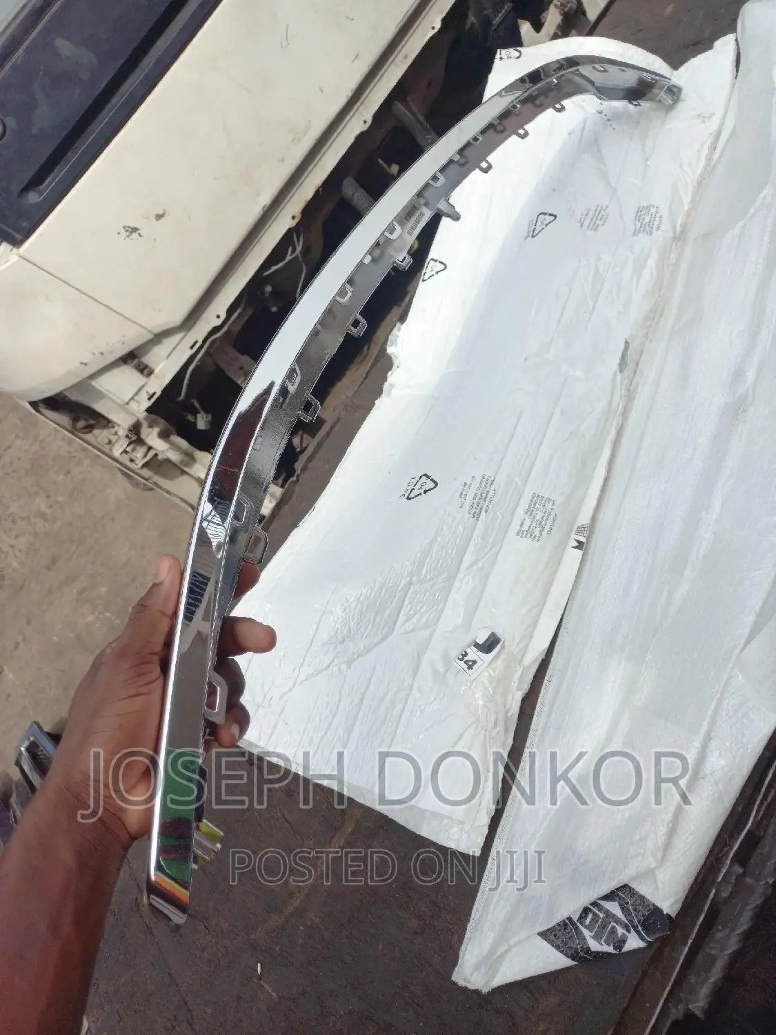 Civic 2013,2014,2015 Grille Moulding