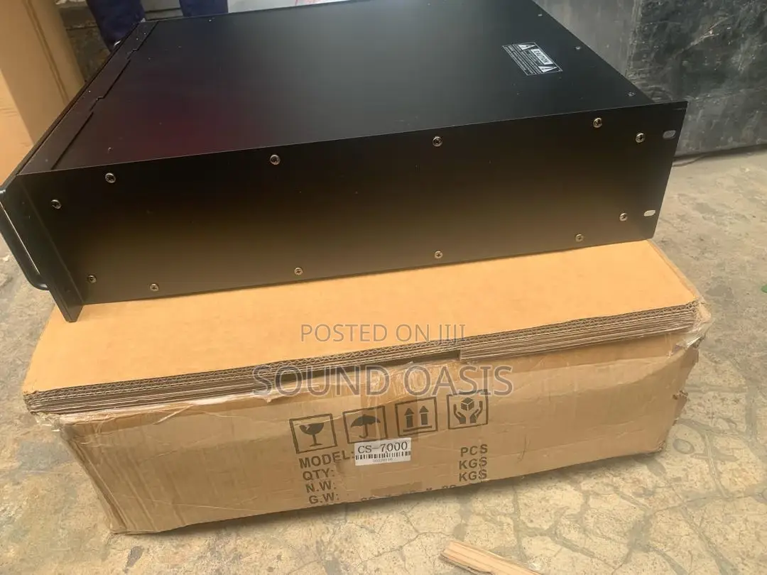 Peavey CS 7000 Professional Power Amplifier