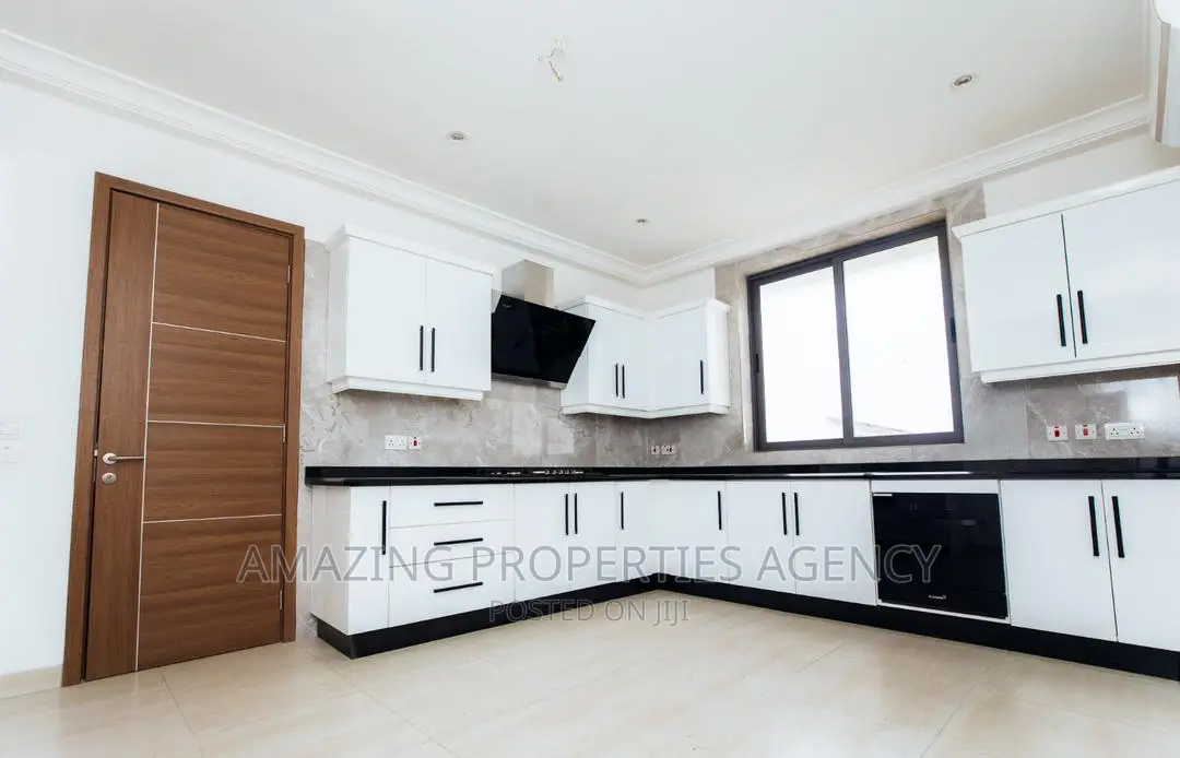4bdrm House in East Legon for sale