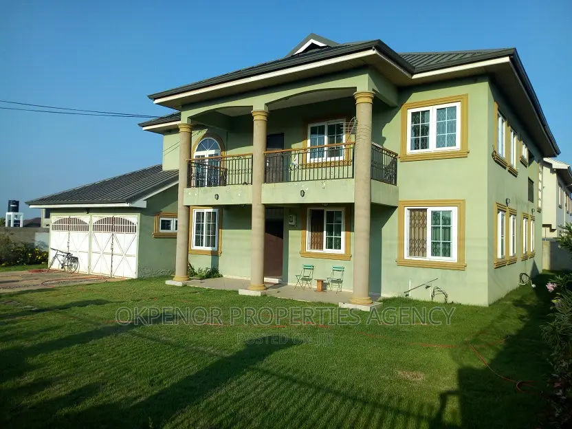 5bdrm House in Com25, Tema Metropolitan for rent