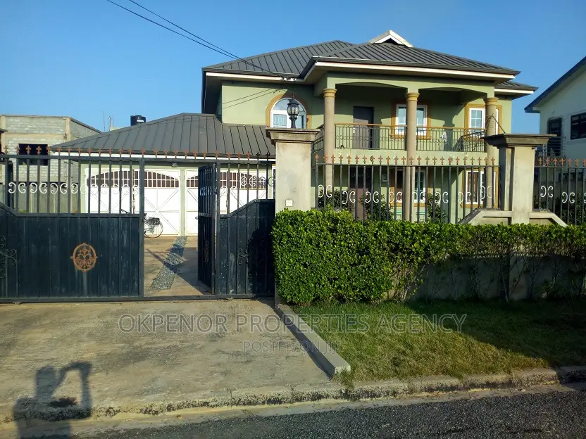 5bdrm House in Com25, Tema Metropolitan for rent